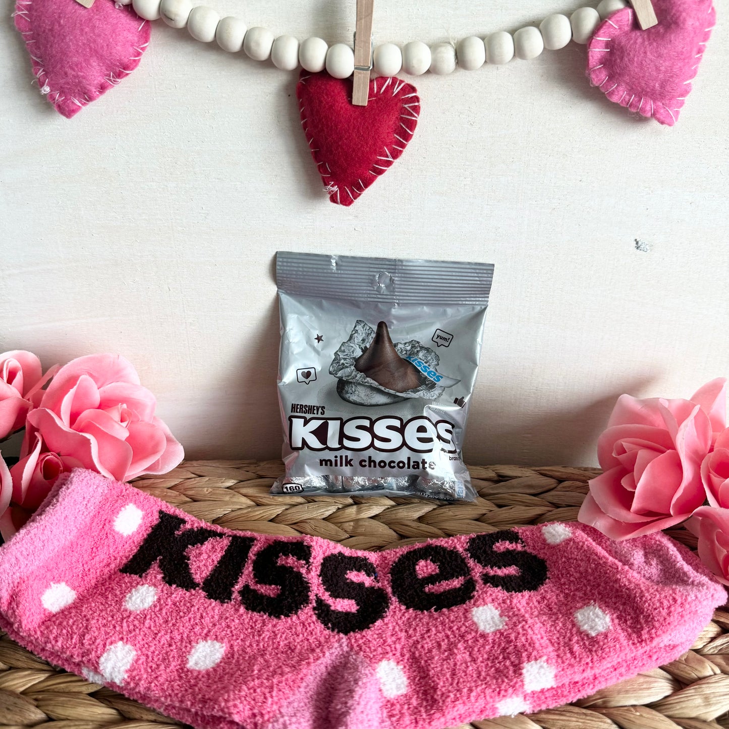 BESTIES’S VALENTINE’S DAY BASKET